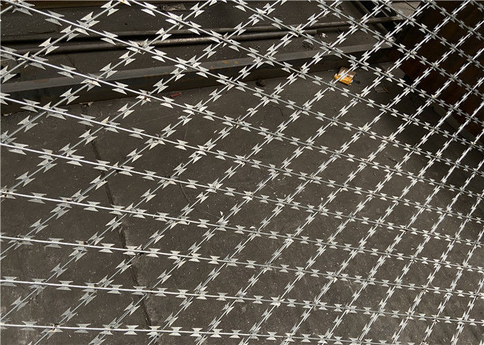 CE Hot Dip Galvanized Rhombus Holes 75x150mm Razor Mesh