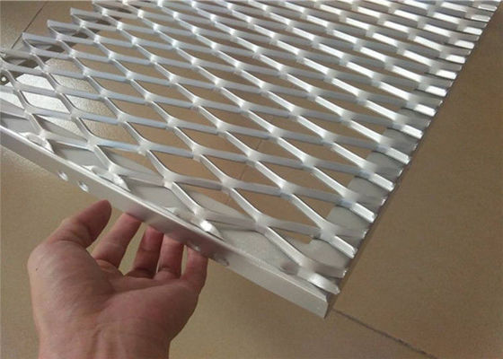 Decorative Woven Expanded Aluminium Mesh Light Weight Facade Cladding